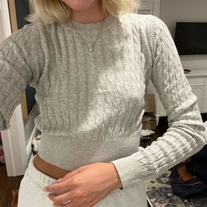 Aritzia Sunday Best cropped sweater